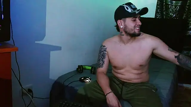 miia-liiam online show from 12/01/25, 06:18