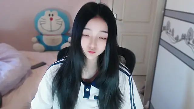 xiao-xiao-D online show from 12/14/25, 07:25