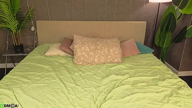 Mollly Rouge online show from 04/27/26, 12:08