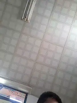 Snapshot of bb770504 chatting on 01/26/25, 04:20 bb770504 online show from 01/26/25, 04:20