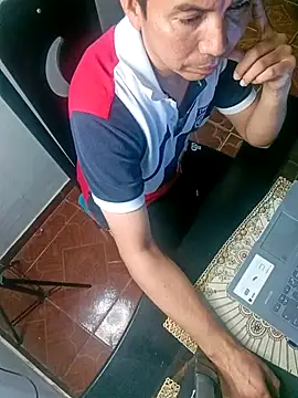 Snapshot of bisexual0007 chatting on 02/20/25, 04:07 bisexual0007 online show from 02/20/25, 04:07