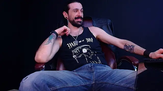 AxelColton online show from 11/01/25, 11:23