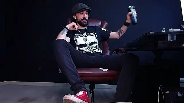 AxelColton online show from 11/12/25, 11:10