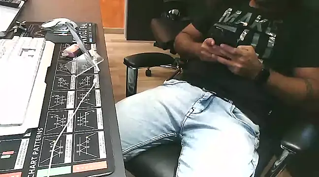 Snapshot of Nil_Talreja chatting on 01/29/25, 05:19 Nil Talreja online show from 01/29/25, 05:19