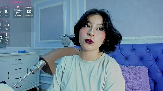 Lily Martinez online show from 11/01/25, 06:26