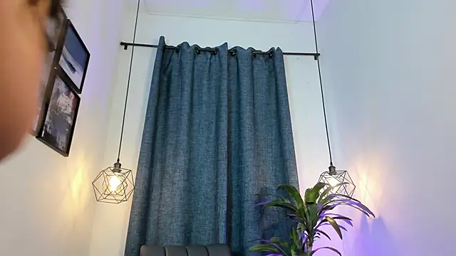 Snapshot of ashly__ms chatting on 02/07/25, 12:28 ashly ms online show from 02/07/25, 12:28