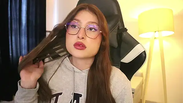 Daisha Riley online show from 11/21/25, 02:38