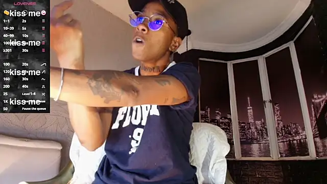 JhonyMiller  online show from 03/10/25, 07:40