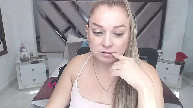 natalia5560 online show from 03/11/25, 02:51