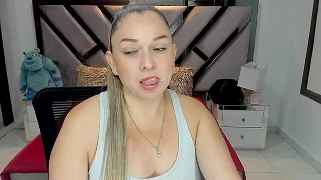 natalia5560 online show from 09/17/25, 12:51