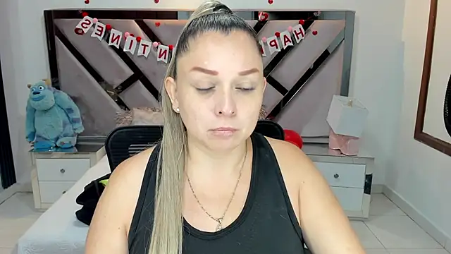 natalia5560 online show from 09/22/25, 12:40