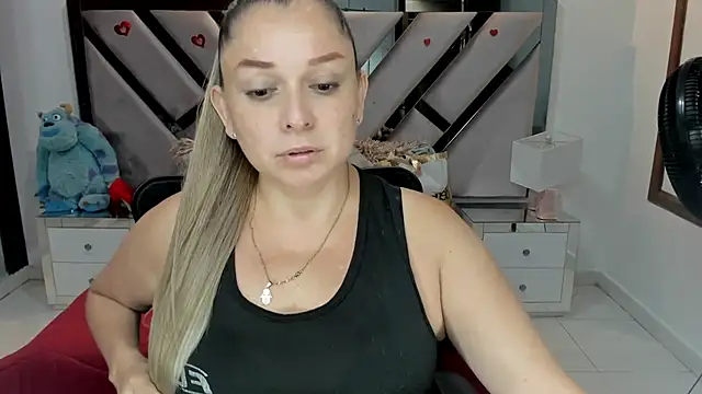 natalia5560 online show from 10/07/25, 12:57