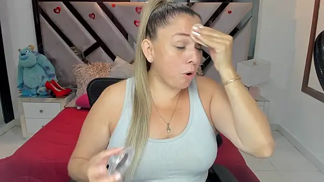 natalia5560 online show from 10/14/25, 01:12