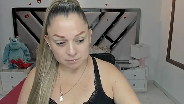 natalia5560 online show from 10/26/25, 01:06