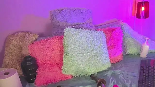 Little lili19 online show from 02/20/26, 09:37