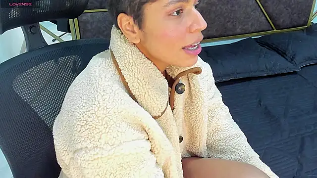 AbrilSonne online show from 01/05/25, 01:56