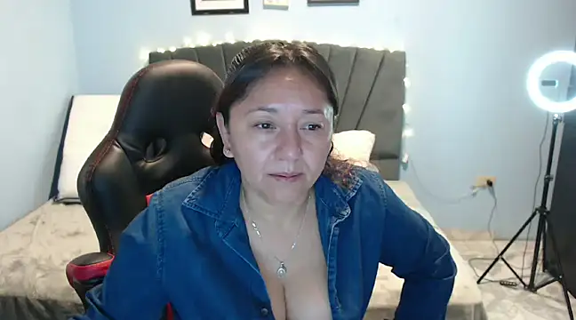 AngelRouss online show from 01/22/25, 10:07