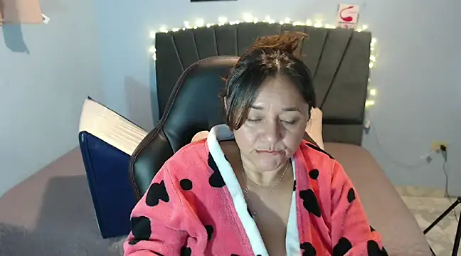 AngelRouss online show from 01/28/25, 01:05