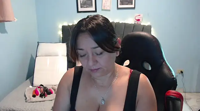 AngelRouss online show from 02/04/25, 10:10