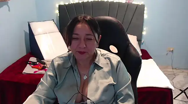 AngelRouss online show from 02/13/25, 02:20