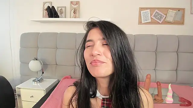 Chlooe Zoe online show from 04/15/26, 07:58