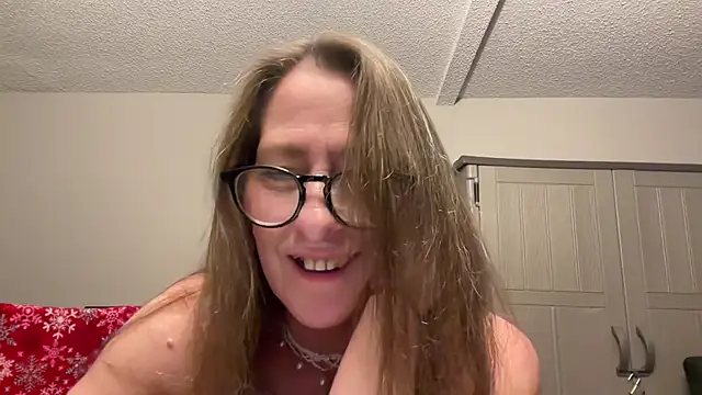 Snapshot of Keywest_Kate chatting on 01/03/25, 02:43 Keywest Kate online show from 01/03/25, 02:43