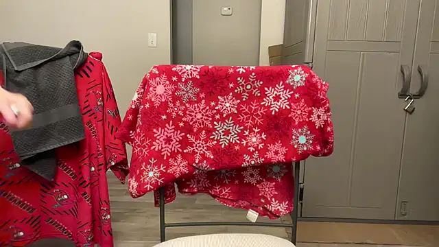 Snapshot of Keywest_Kate chatting on 01/11/25, 04:27 Keywest Kate online show from 01/11/25, 04:27