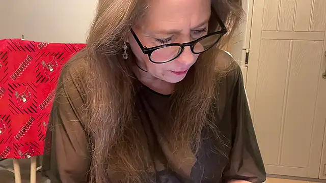 Snapshot of Keywest_Kate chatting on 01/25/25, 02:04 Keywest Kate online show from 01/25/25, 02:04