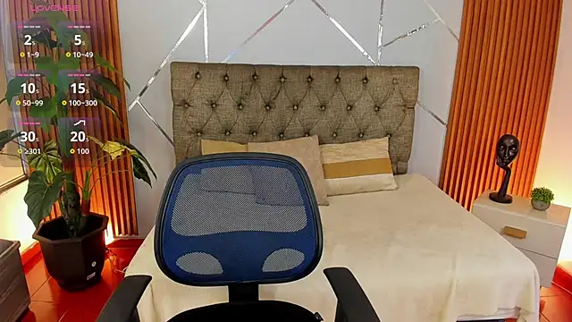 charlottee white online show from 02/16/26, 08:38