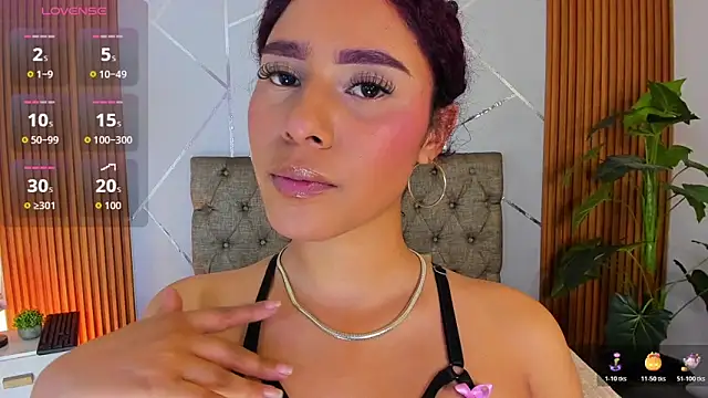 charlottee white online show from 05/14/26, 08:48