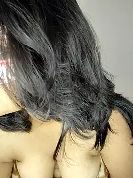 Riya Stream01 online show from 02/19/25, 04:44