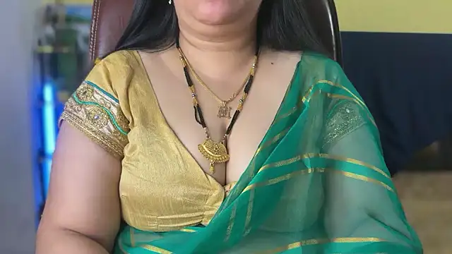 FlatVincy4 online show from 02/05/26, 04:17