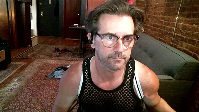 Snapshot of Johnny_Bottoms chatting on 05/23/26, 03:27 Johnny Bottoms online show from 05/23/26, 03:27