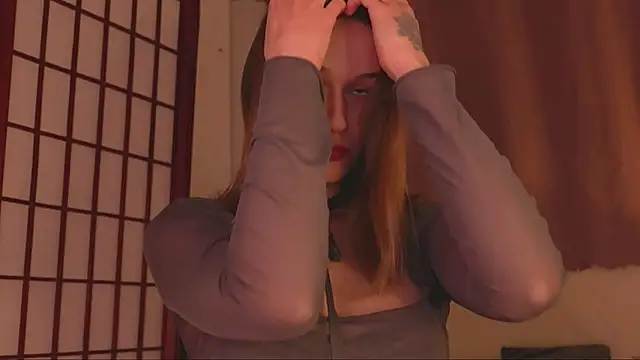 Hina  Derry online show from 12/22/24, 01:44