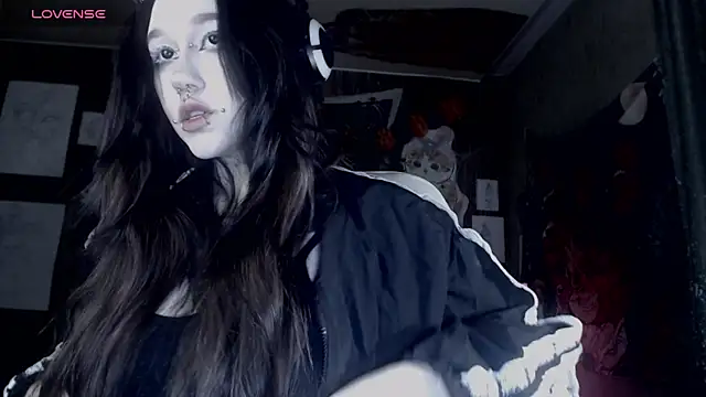 chloe crystall killer online show from 04/10/26, 01:33