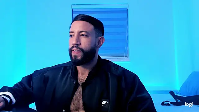 Snapshot of BradLeon_ chatting on 03/15/25, 01:19 BradLeon  online show from 03/15/25, 01:19