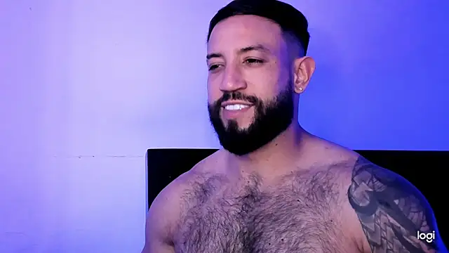 Snapshot of BradLeon_ chatting on 03/21/25, 09:45 BradLeon  online show from 03/21/25, 09:45