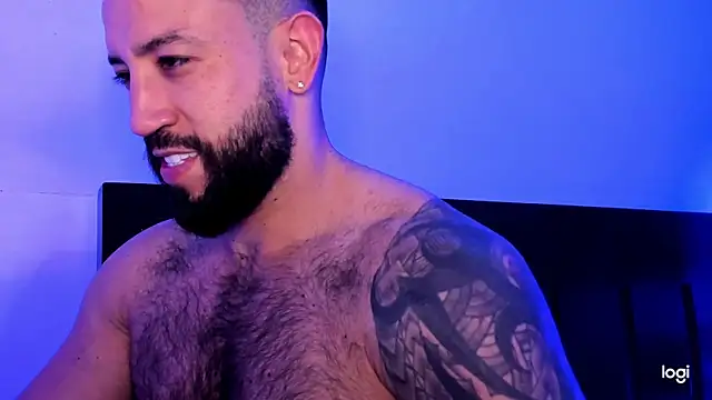 Snapshot of BradLeon_ chatting on 03/22/25, 12:49 BradLeon  online show from 03/22/25, 12:49