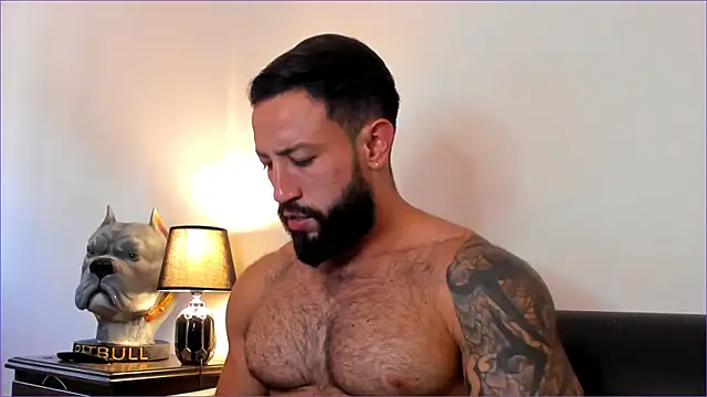 Snapshot of BradLeon_ chatting on 10/04/25, 07:34 BradLeon  online show from 10/04/25, 07:34