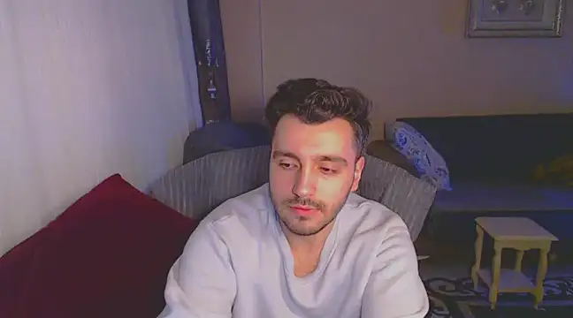 handsomeee04 online show from 03/04/25, 12:29