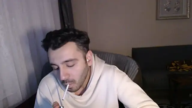 handsomeee04 online show from 11/14/25, 10:29