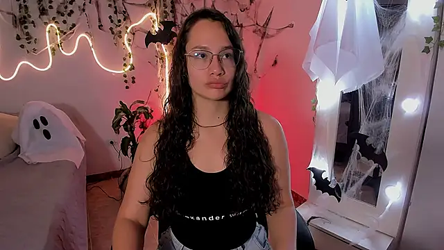 emmaTorres1 online show from 10/25/25, 02:46