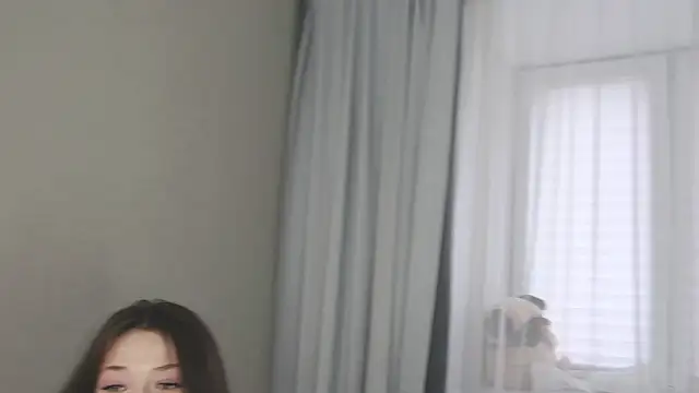 Snapshot of eva_varnerr chatting on 02/02/25, 11:40 eva varnerr online show from 02/02/25, 11:40