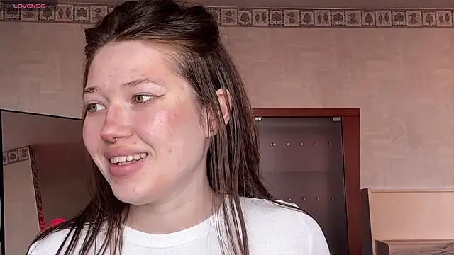 eva varnerr online show from 04/19/26, 01:54