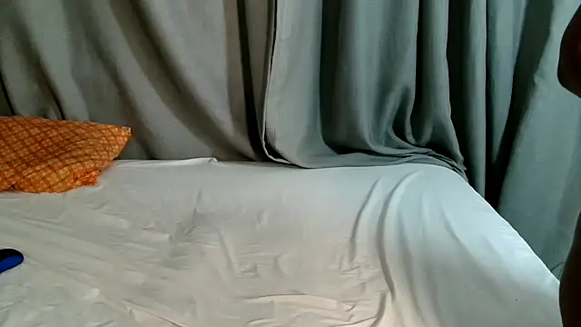 EROTIC BARBIE28 online show from 04/10/26, 04:17