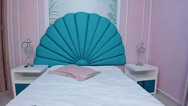 Snapshot of Daphne_Fox_ chatting on 02/19/25, 08:33 Daphne Fox online show from 02/19/25, 08:33