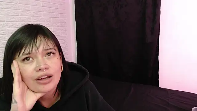 Snapshot of rousstattoo chatting on 01/05/25, 05:20 rousstattoo online show from 01/05/25, 05:20