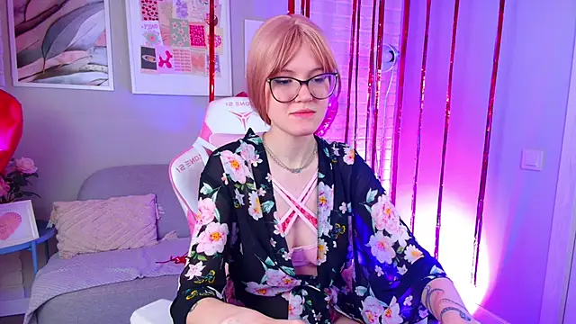 NellieLoyns online show from 02/15/25, 04:01