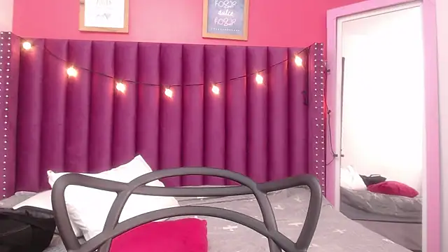 Snapshot of MommyHelpsmee chatting on 02/26/25, 09:42 MommyHelpsmee online show from 02/26/25, 09:42