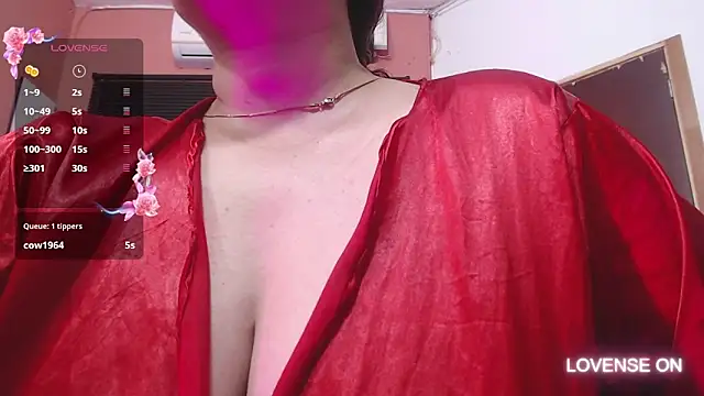 Snapshot of MommyHelpsmee chatting on 03/07/25, 05:08 MommyHelpsmee online show from 03/07/25, 05:08